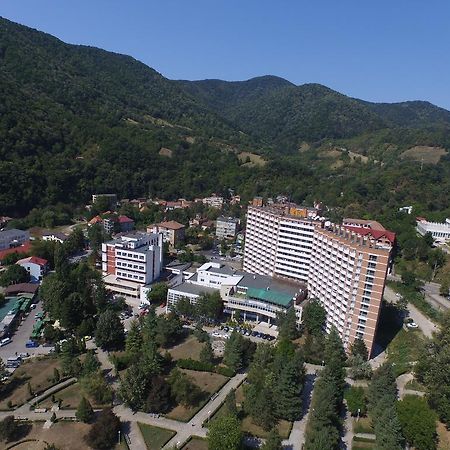 Hotel Domogled Бэиле-Еркулане Экстерьер фото