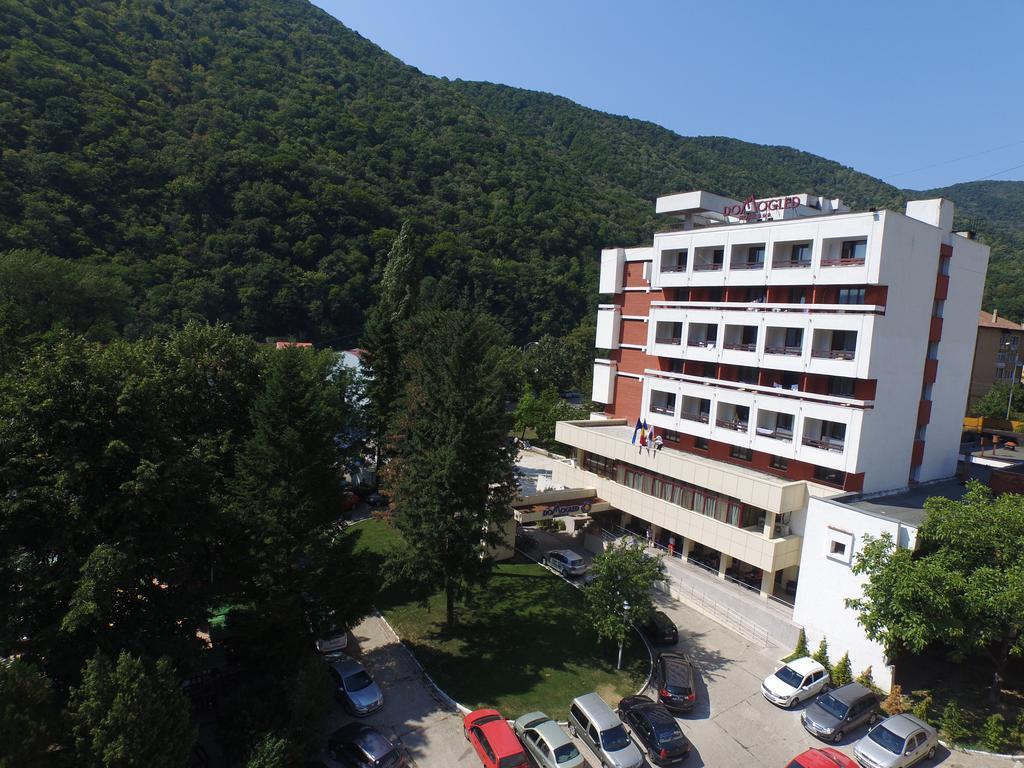 Hotel Domogled Бэиле-Еркулане Экстерьер фото