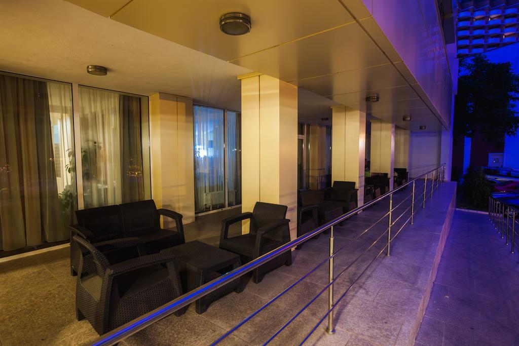 Hotel Domogled Бэиле-Еркулане Экстерьер фото